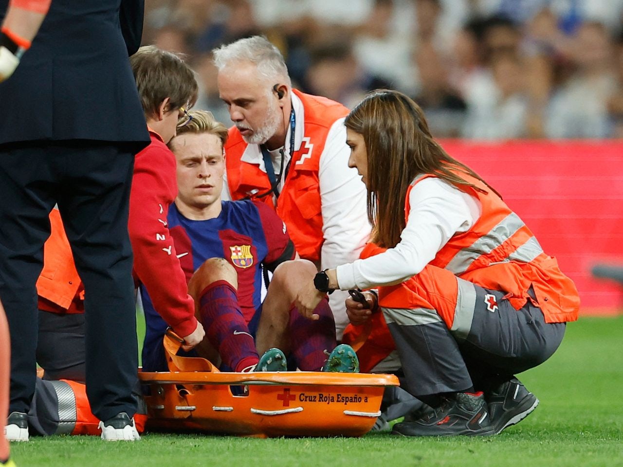 Secret Barcelona midfielder suffers fretting injury in El Clasico